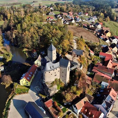 Ferienwohnung Und Sommerhaus Unter Der Burg Falkenberg  Eksteriør billede